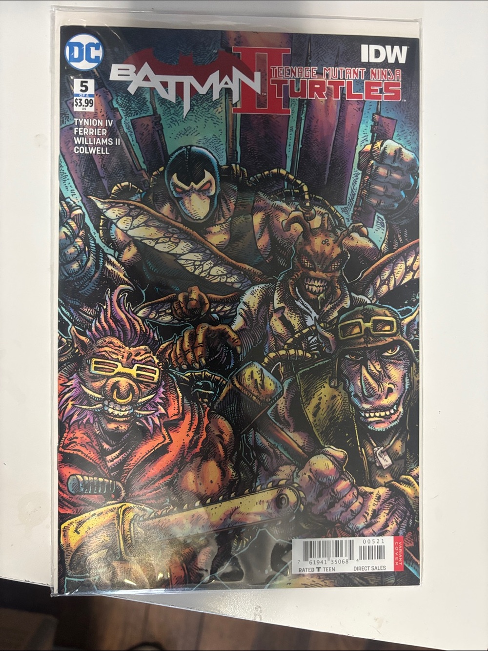 DC Batman/Teenage Mutant Ninja Turtles II Comic - Holographic Multicolor Cover